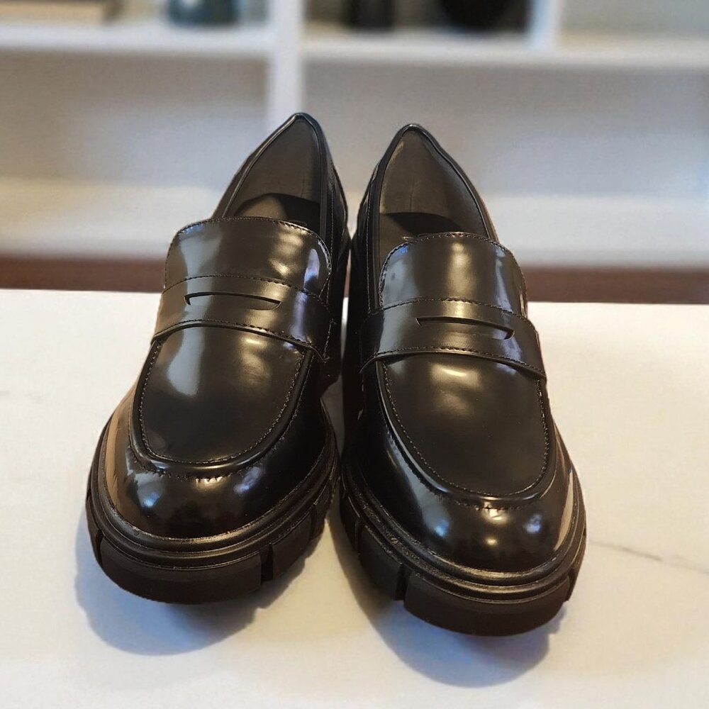 NWOB Crown Vintage Sage Lug Sole Loafer 11M